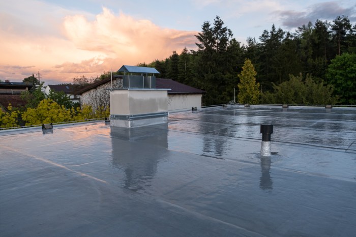 Commercial flat roof repair near me