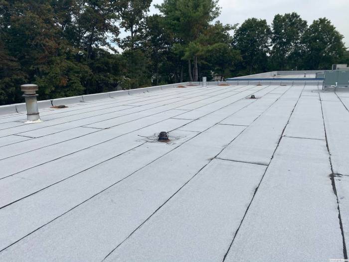 Commercial flat roofing contractors