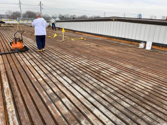 Commercial flat roofing contractors